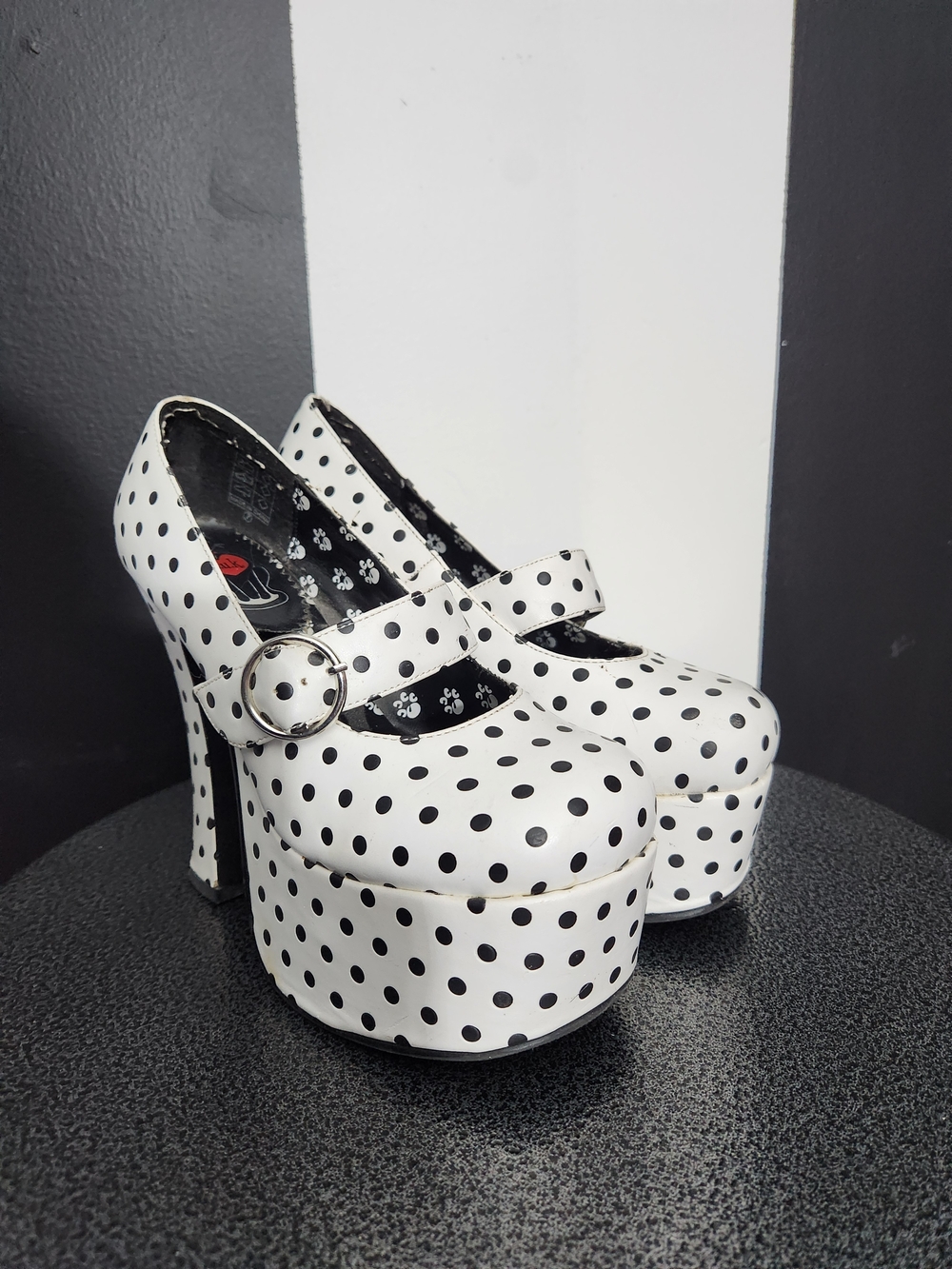 Women's Polka Dot Platform Mary Jane Heels in White and Black - Picture 2 of 9